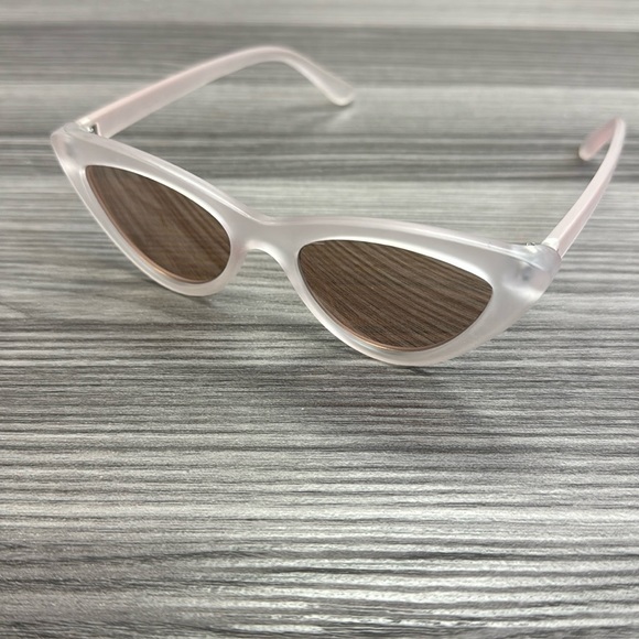 Fashion Nova Accessories - Fashion Nova Las Salinas Sunglasses clear pink one size new excellent condition